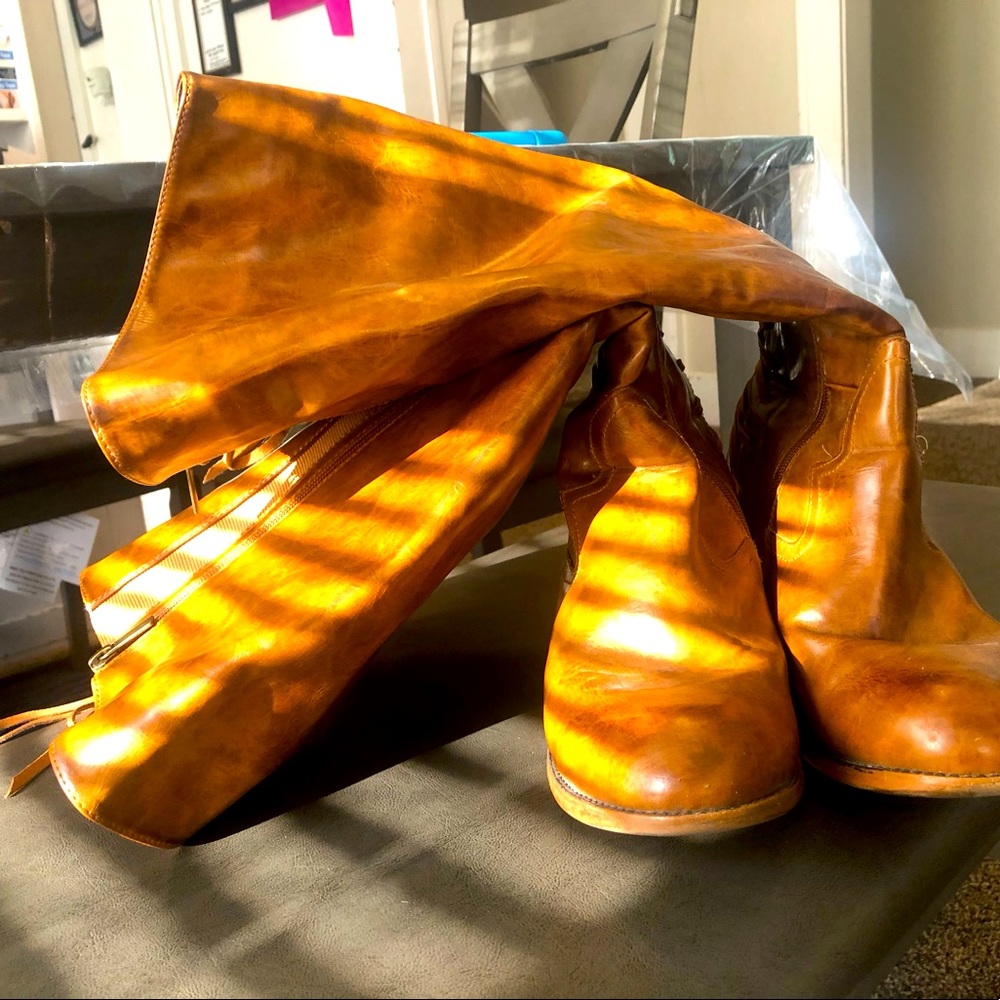 10 wide boots, worn and cleaned regularly. In good condition just outgrown.